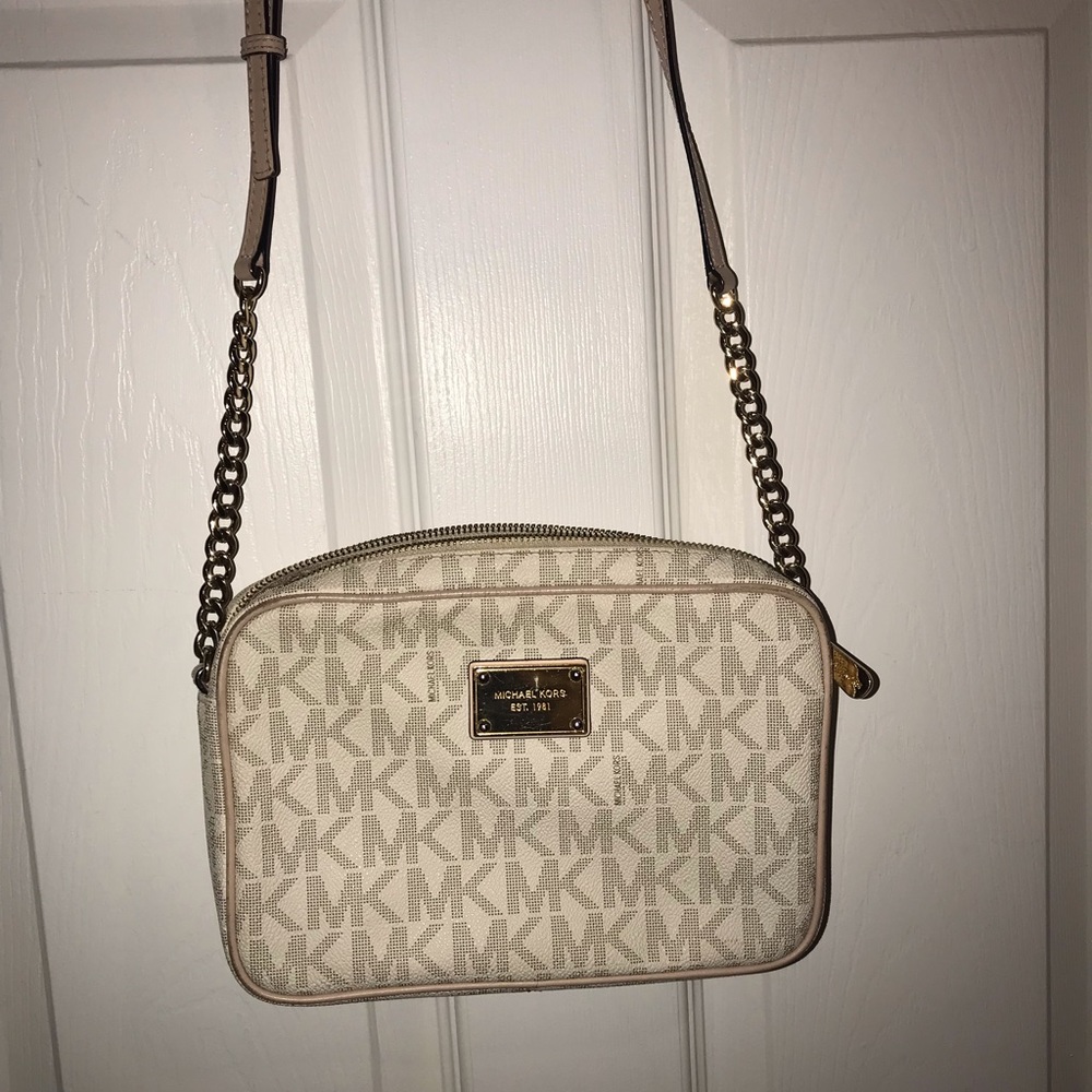 Micheal Kors side body purse